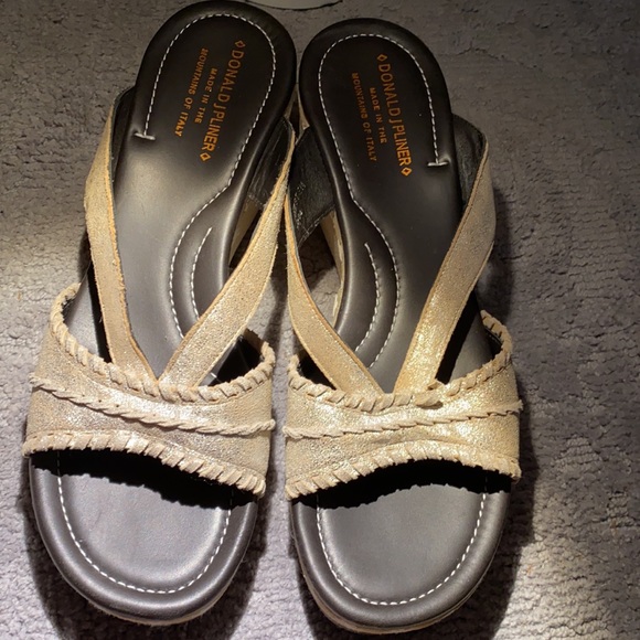 Donald Pliner Shoes! - Picture 7 of 7